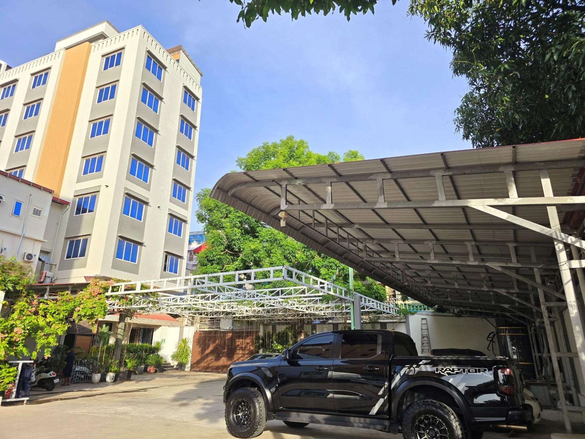 Joli Hotel Phnom Penh Eksteriør billede