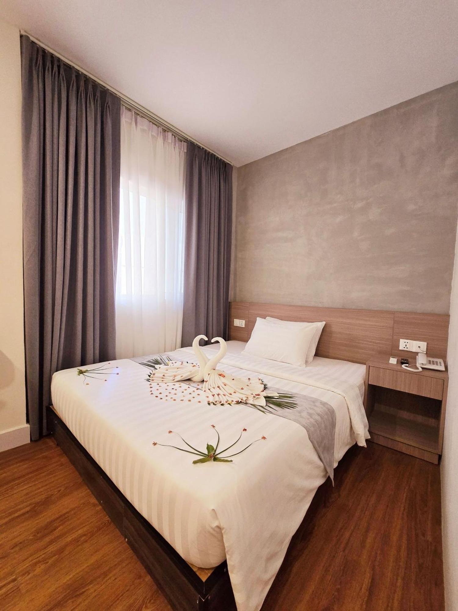 Joli Hotel Phnom Penh Eksteriør billede