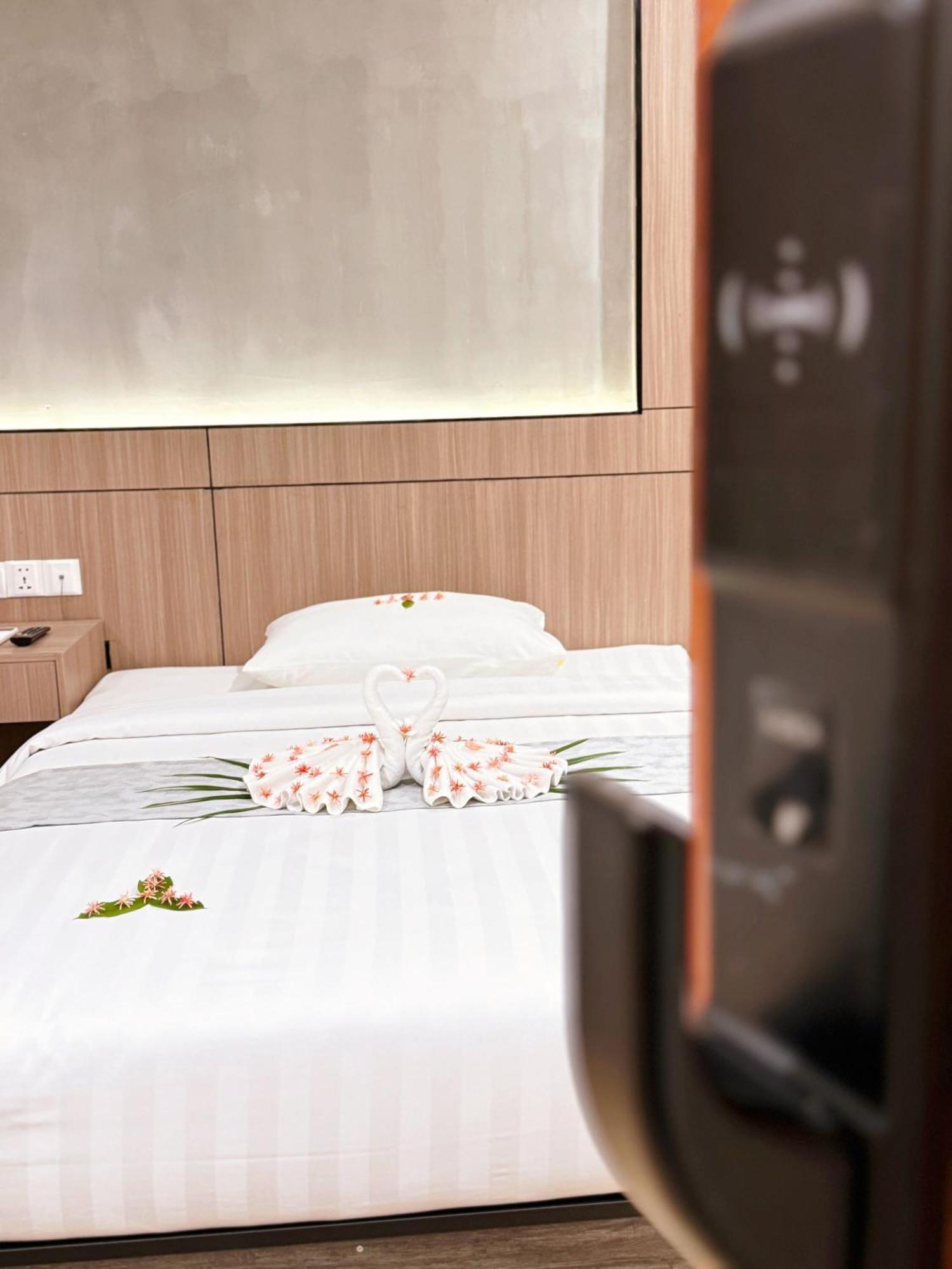 Joli Hotel Phnom Penh Eksteriør billede